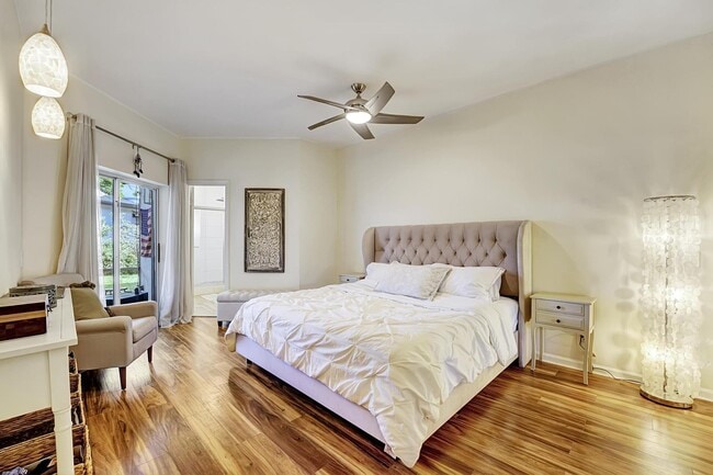 Building Photo - 6555 Via Regina