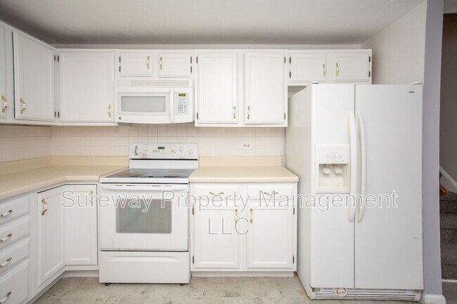 Building Photo - 57 Lady Diana Cir