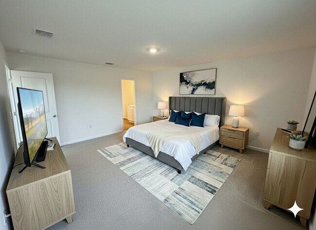 Building Photo - Four Bedroom/Two Bath - Summerdale