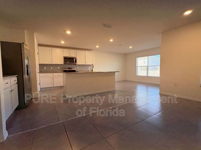 Building Photo - 618 SE 65th Terrace