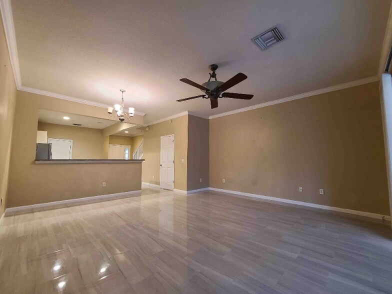 Building Photo - 4168 SW 43rd Cir