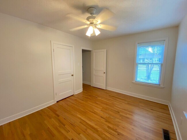 Building Photo - 3640 Shirlwood Ave