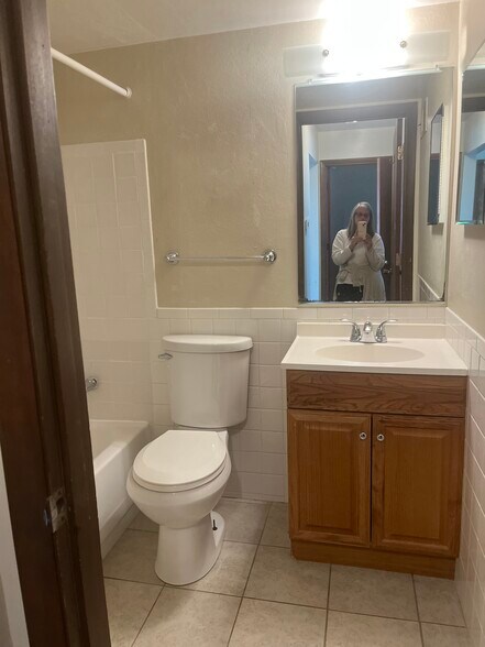 Bathroom - 9530 Hyde Park Dr