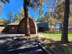 Building Photo - Live in Beautiful Tollgate and Minutes fro...