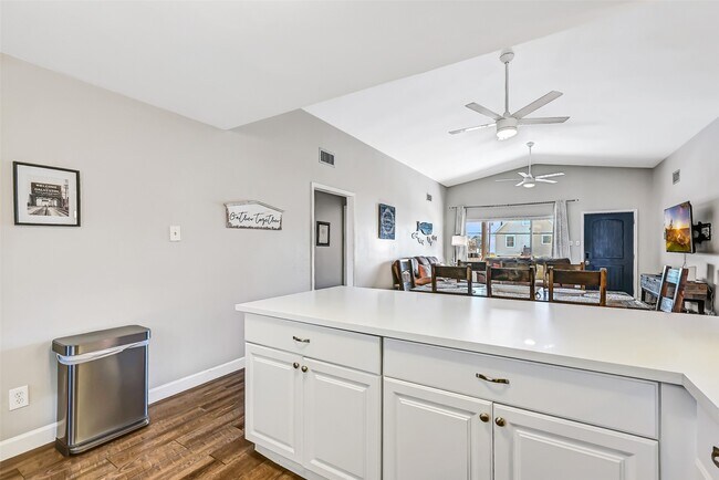 Building Photo - 21600 Zachary Dr