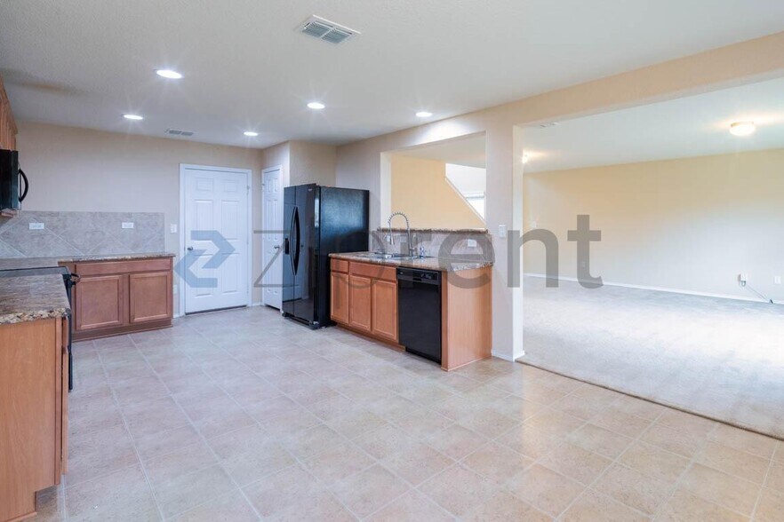 Building Photo - 11709 Silver Sky