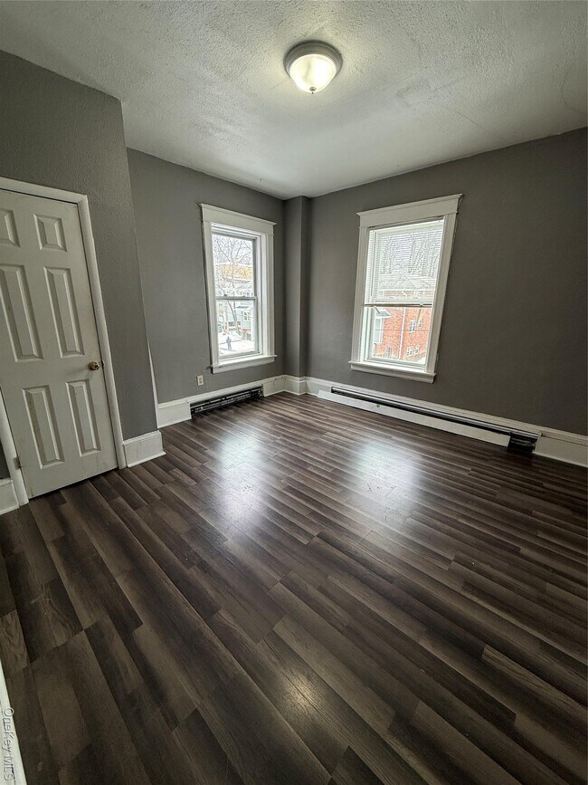 Building Photo - 60 Carroll St