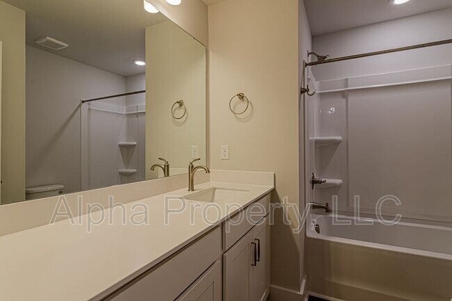 Building Photo - 511 Harebell Wy