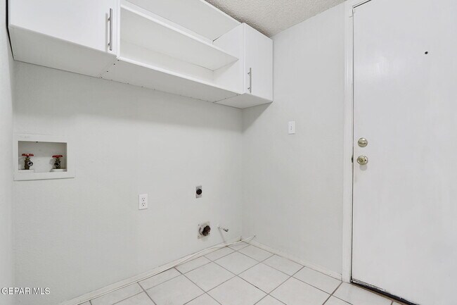 Building Photo - 10925 Loma Alta Pl