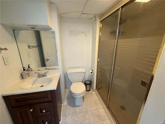 Building Photo - Discover this beautifully refreshed 2-bed, 2-bath gem in St. Ann!