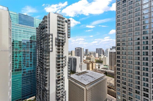 Building Photo - 300 S Biscayne Blvd