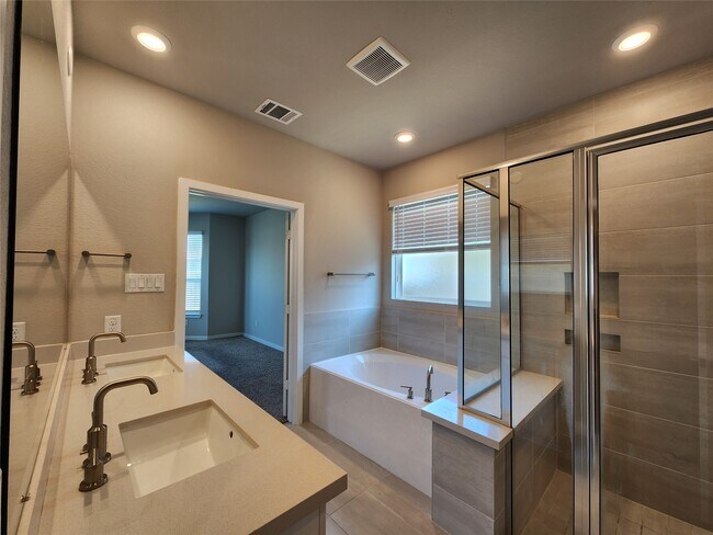 Building Photo - 19014 Whitehaven Bend Ln