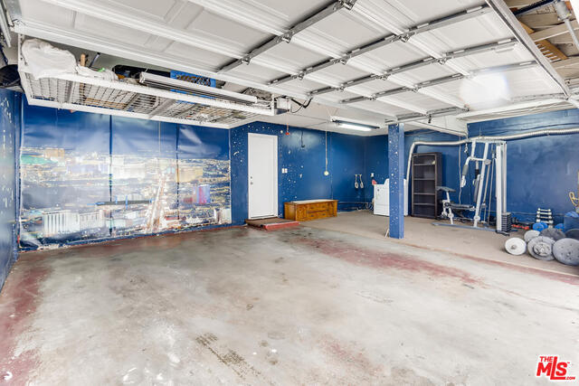 Building Photo - 10 Rawhide Ln