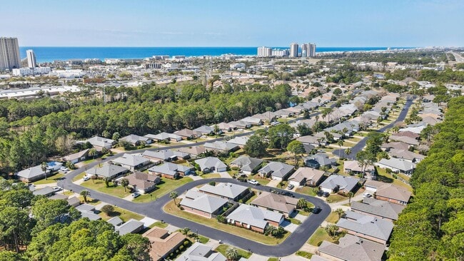 Building Photo - 65 Bay Tree Dr