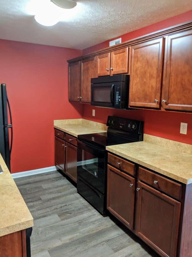 Building Photo - 10501 Chariot Run Ct