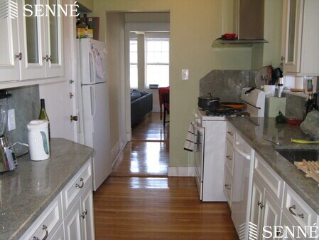 Building Photo - 44 Langdon St