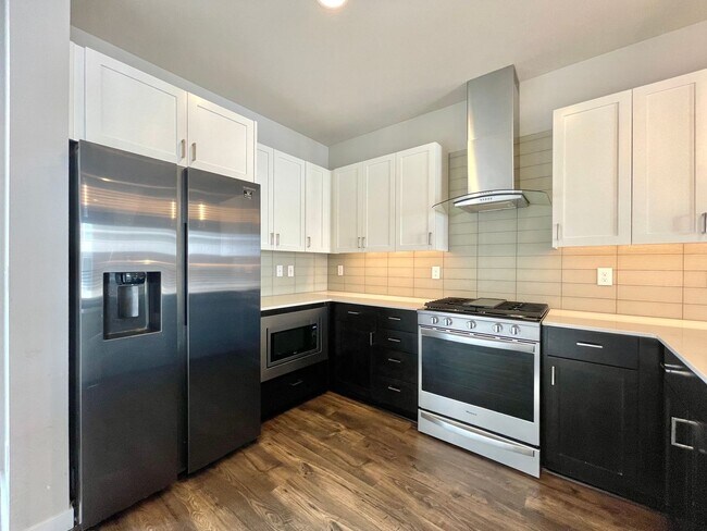 Building Photo - Great Townhome for rent