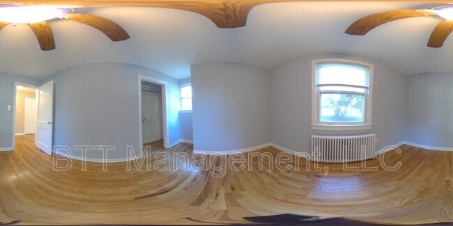 Building Photo - 8400 Greenwood Ave