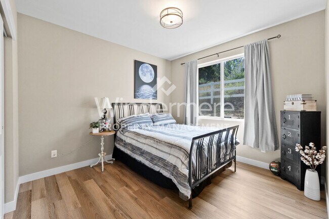 Building Photo - * Coming Soon 08/15/2025*Furnished Executi...