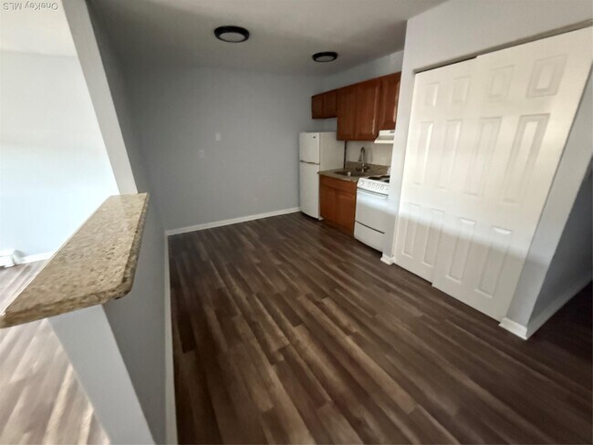 Building Photo - 1219 2nd Ave