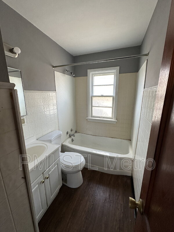 Building Photo - 156 Fermo Ave