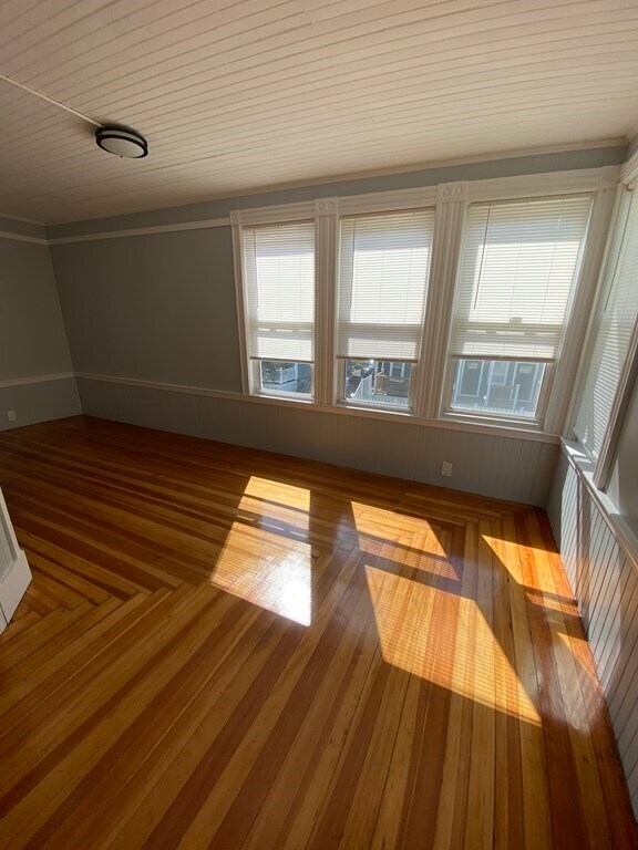 Building Photo - 46 Angell St