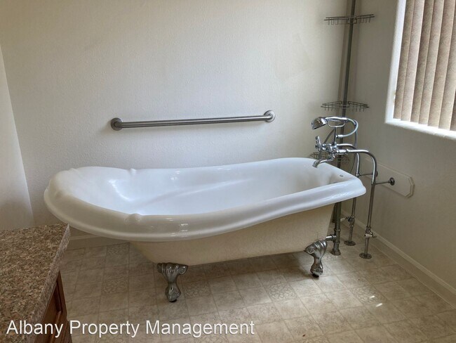 Building Photo - 2 br, 2 bath House - 1124 7th Ave SE