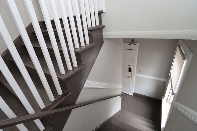 Building Photo - Live Near It All – 2 Bedroom Gem in Columb...
