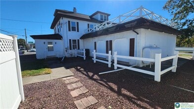 Building Photo - 4633 Lehigh Dr