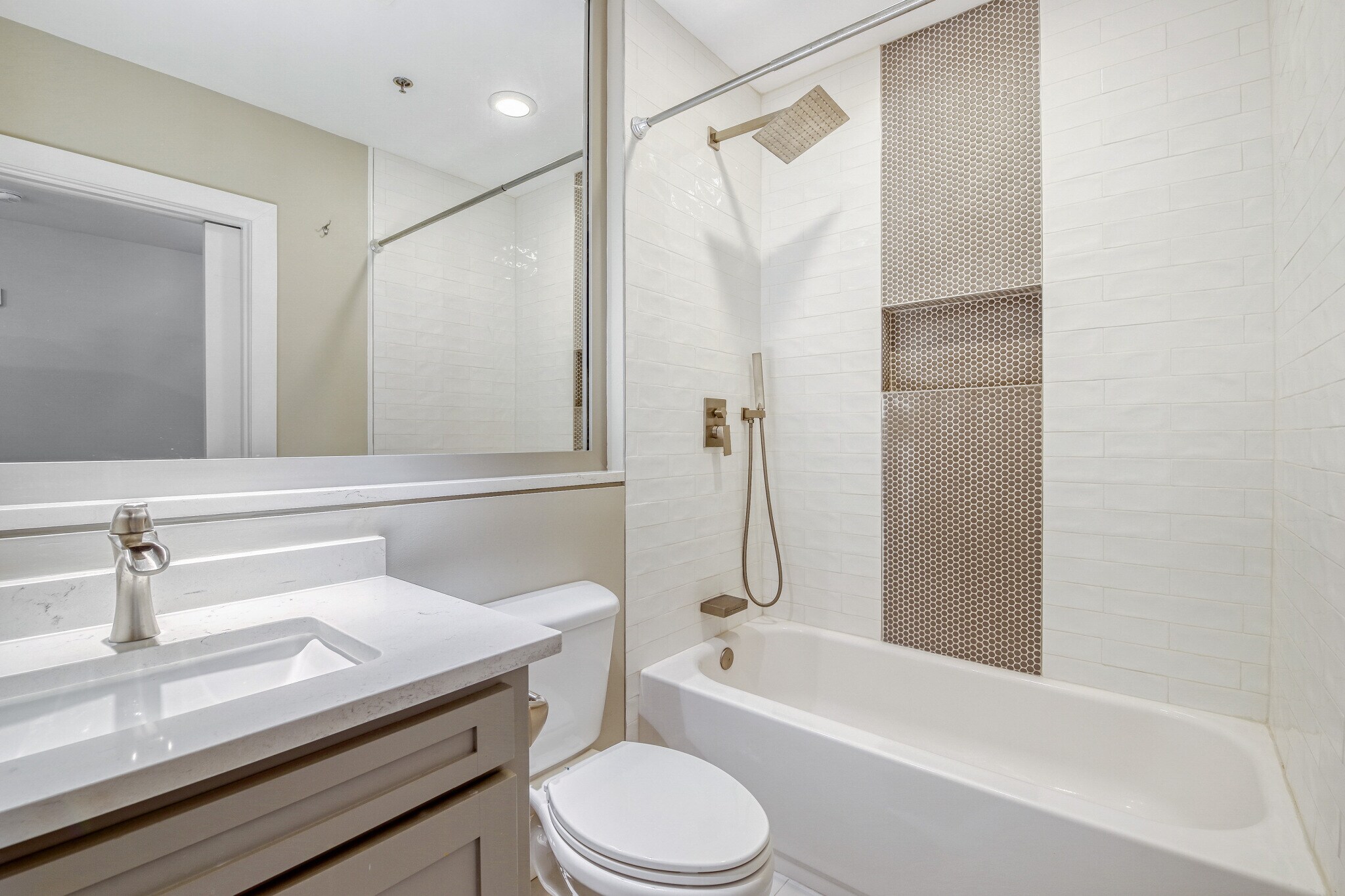 Building Photo - 333 W Trade St