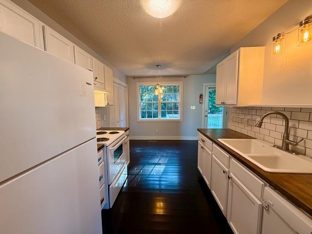 Building Photo - 1000 Meadowgreen Dr