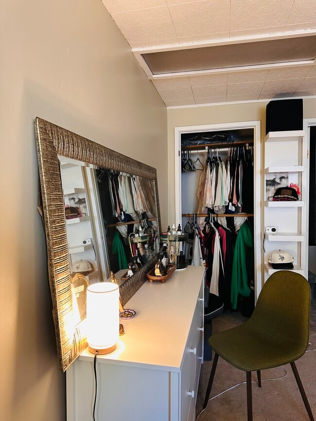 Building Photo - 13260 SW Village Glenn Dr