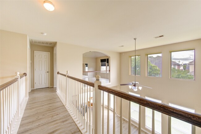 Building Photo - 6018 Royal Hollow Ln