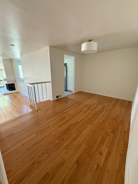 Building Photo - 1758 Palisades Dr