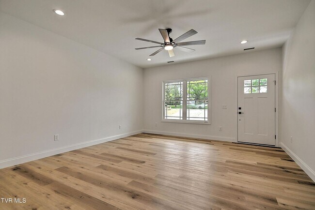 Building Photo - 703 Swadley Rd