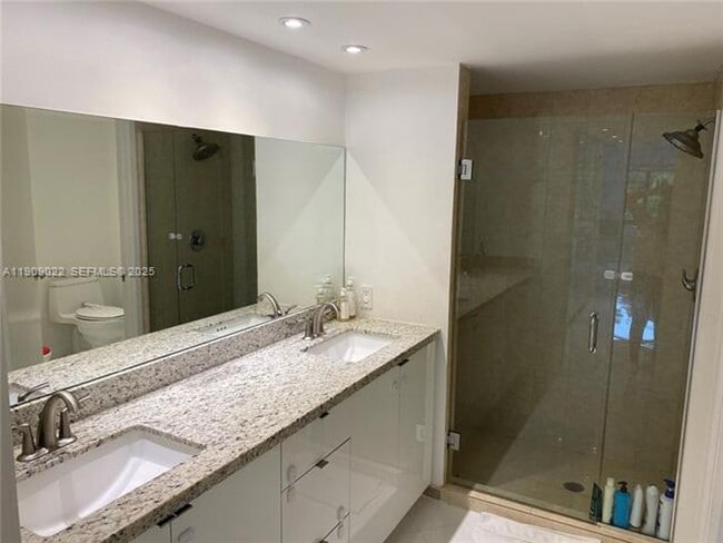 Building Photo - 121 Crandon Blvd