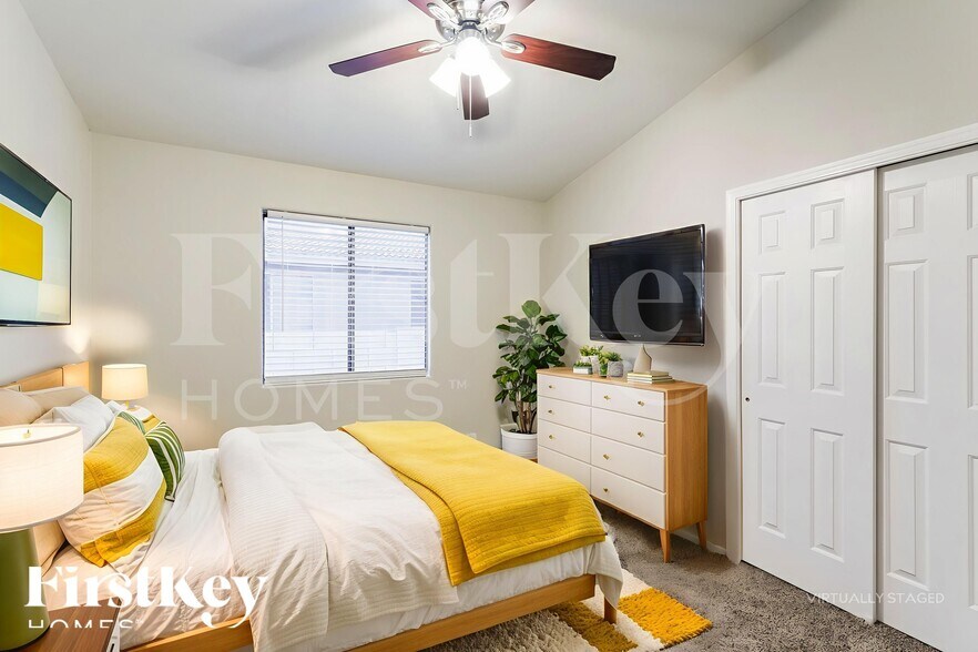 Building Photo - 6951 W Red Rock Dr