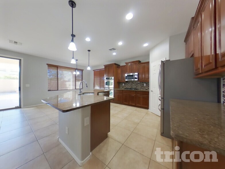 Building Photo - 43633 W Cydnee Dr