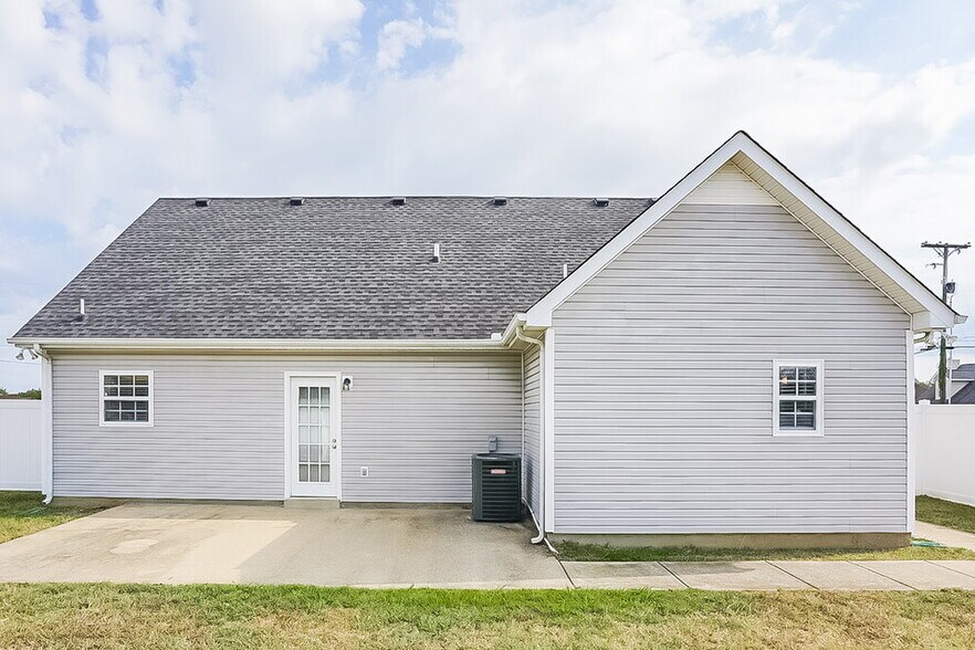 Building Photo - 2301 Weber Ct