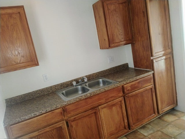 Building Photo - Sun Villa Apartments