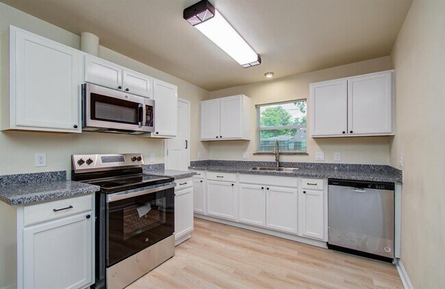 Building Photo - 6510 Cherrydale Dr