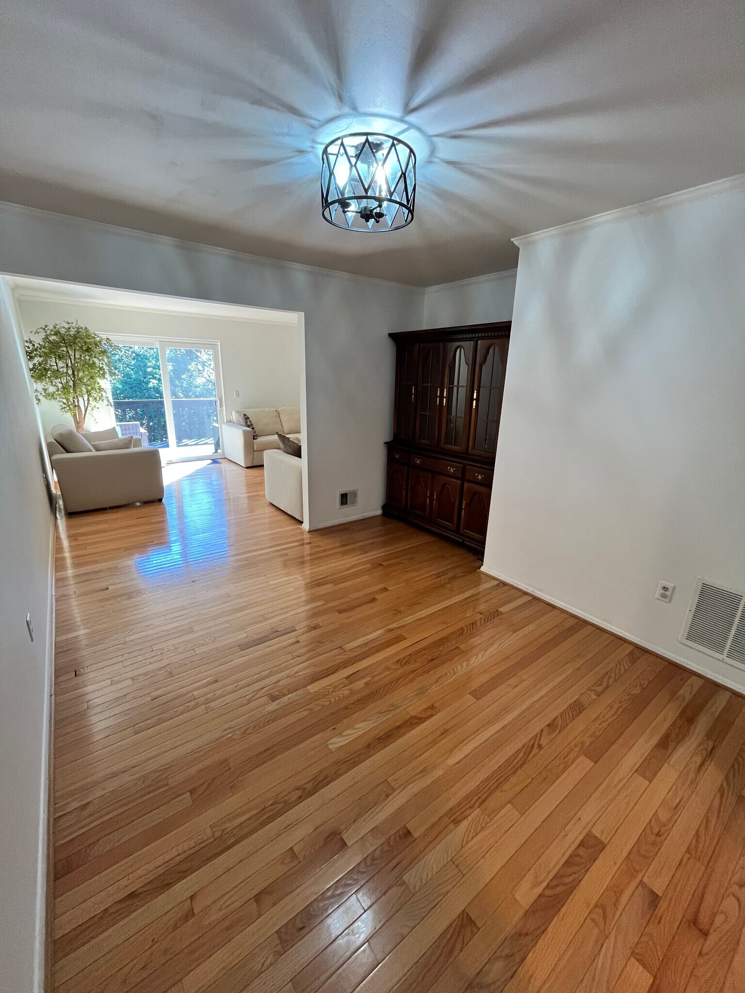 living/dining room - 2147 Chapel Valley Ln