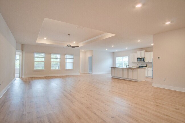 Building Photo - Deer Run 4-Bedroom Rental with 3-Car Garag...