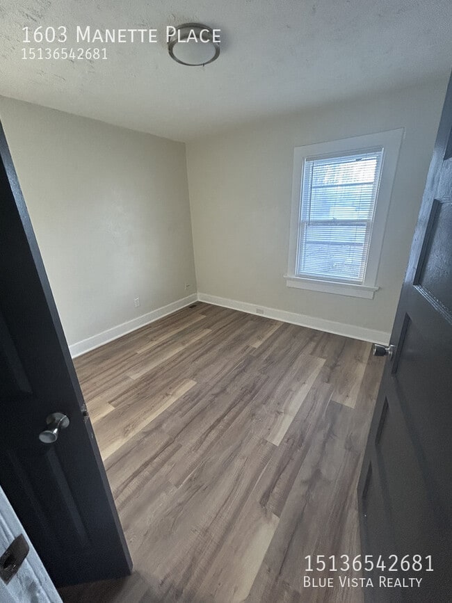 Building Photo - 1603 Manette Pl