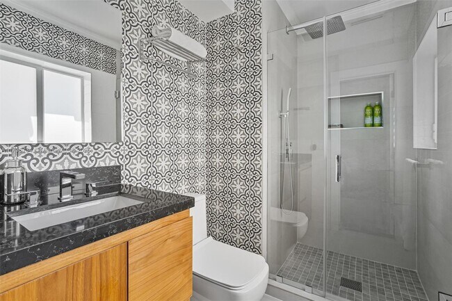 Building Photo - 4435 SW 13th St