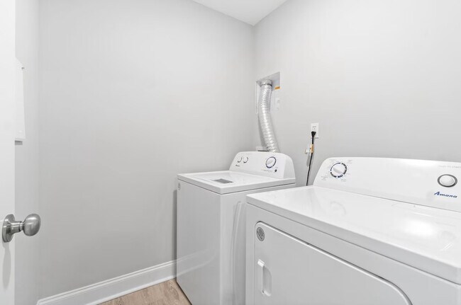 Laundry Room - 1625 Golf Club Ln