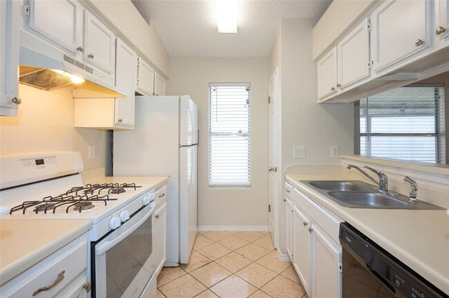 Building Photo - 12719 Marimba Trail
