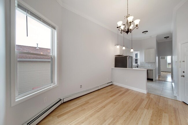 Building Photo - 132 Lincoln St