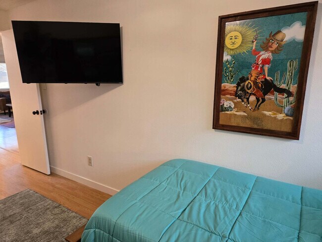 Building Photo - 2207 Parker Ave