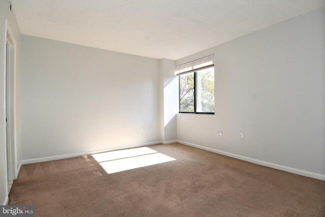 Building Photo - 2725 Connecticut Ave NW